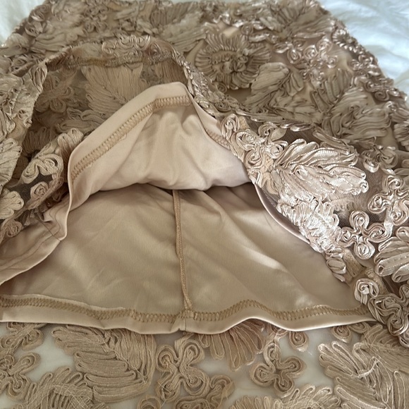 FASHION NOVA Floral Fresh Lace Set in Champagne Sz S High-Low Skirt & Crop Top - Picture 10 of 16